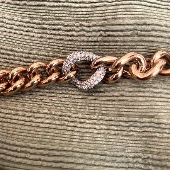 Chain link bracelet yellow gold tone with pave link toggle clasp Michael Kors - Picture 3 of 7